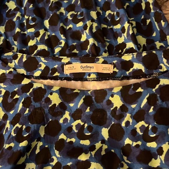 Outfitters| Crop Top & Maxi Skirt Set - Picture 4 of 5